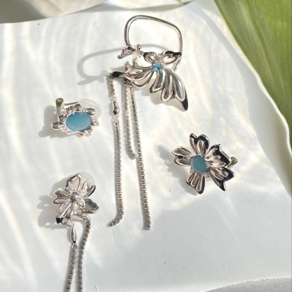 Traditional Asian style earring set butterfly